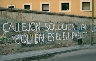 Callejón Polvoranca con pintada Quien es el culpable