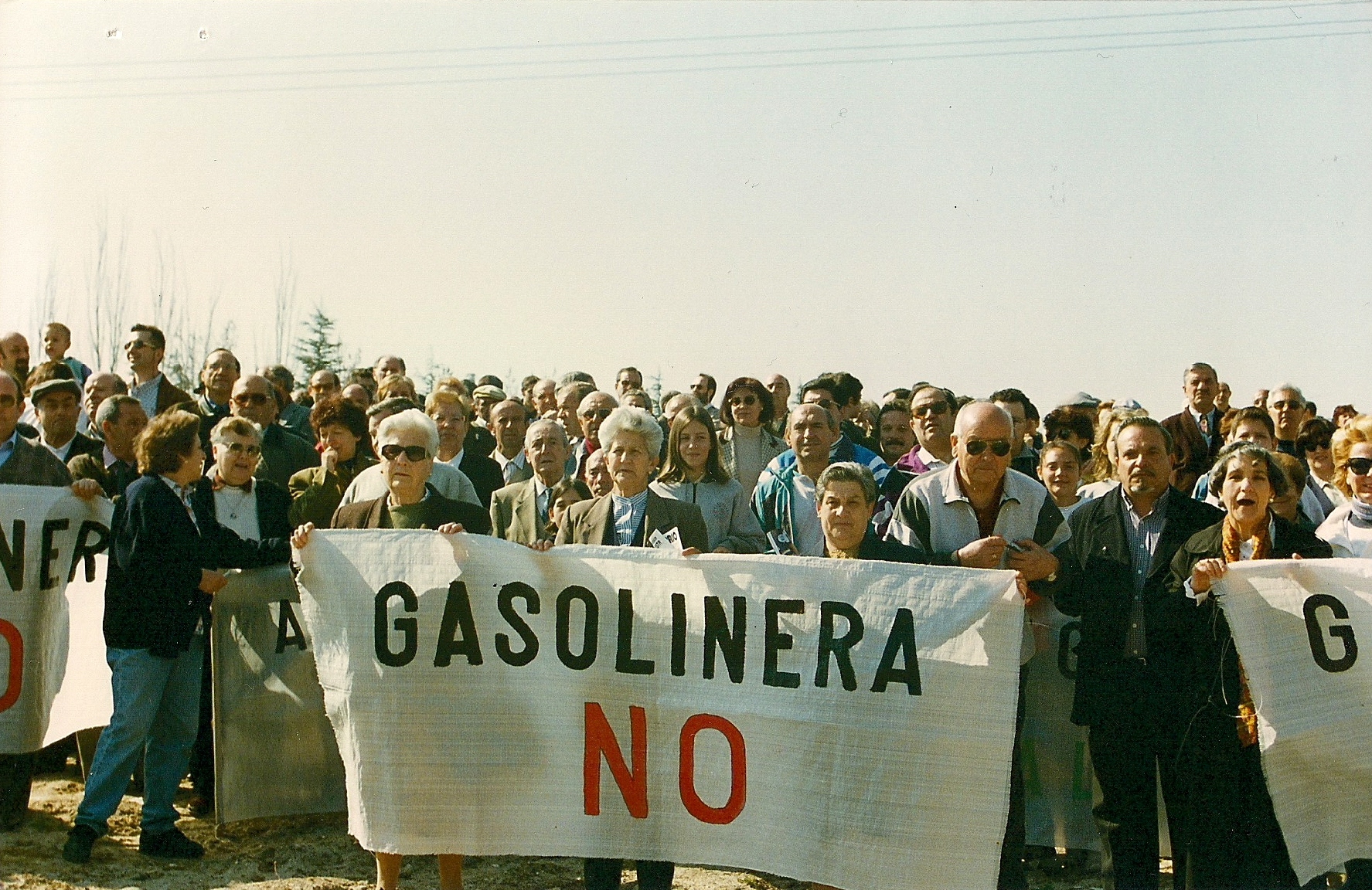 13.1 Concenttración contra gasolinera en el Parque de las Cruces (1998)
